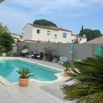 L\'Hacienda, Haut De Villa , Une Chambre Avec Salle De Bain Et Toilettes Wc Privative