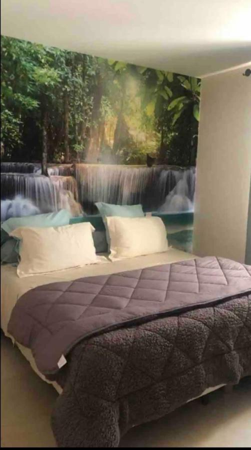 L'hacienda, Haut De , Une Chambre Avec Salle De Bain Et Toilettes Wc Privative Fréjus