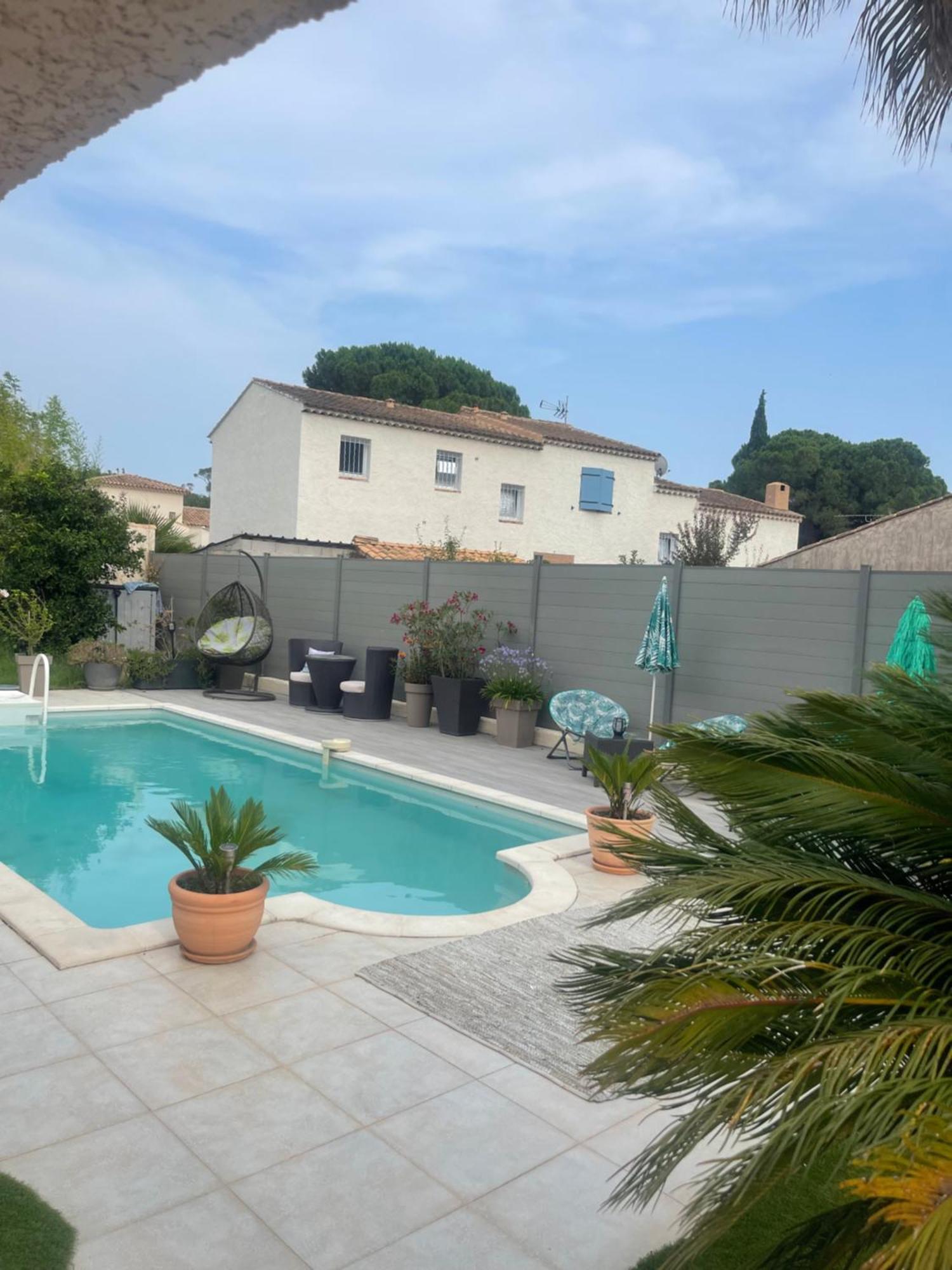 L'hacienda, Haut De , Une Chambre Avec Salle De Bain Et Toilettes Wc Privative